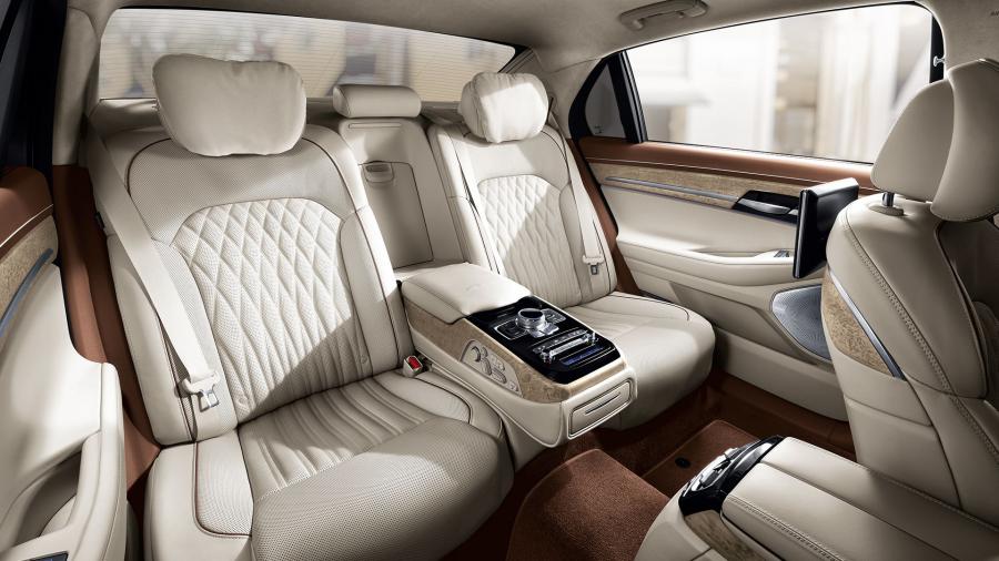 Интерьер Genesis G90 2019 года  (KR) (фото 7 из 22)